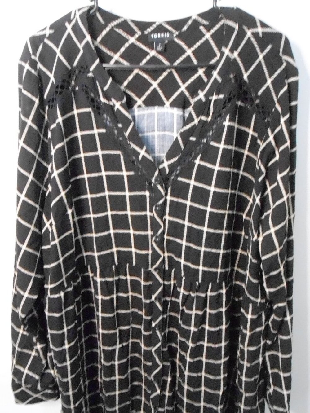 Torrid Black & Tan Plaid V-Neck Lace Trim Long Sleeve Tunic Size 2, 2X, (18-20)